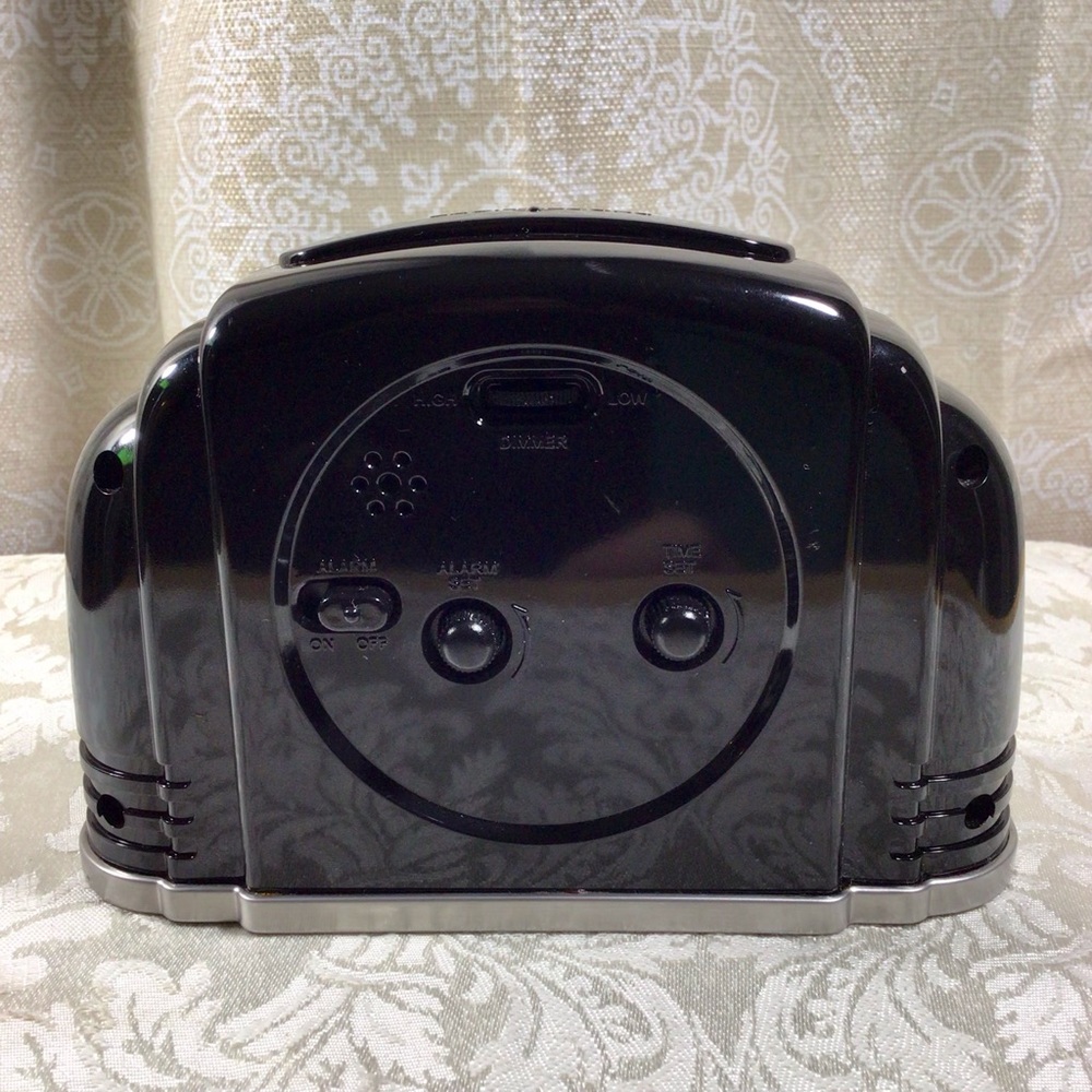 Crosley Black Art Deco 1920’s Style Battery Operated Alarm Clock - Picture 5 of 9